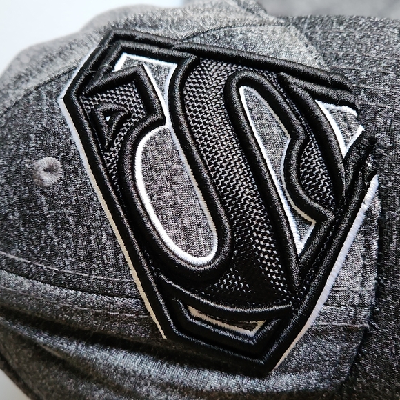Superman Hat, Sz Sm Logo is Black w White trim, Hat is Grey,6 Air Vents - Picture 2 of 7